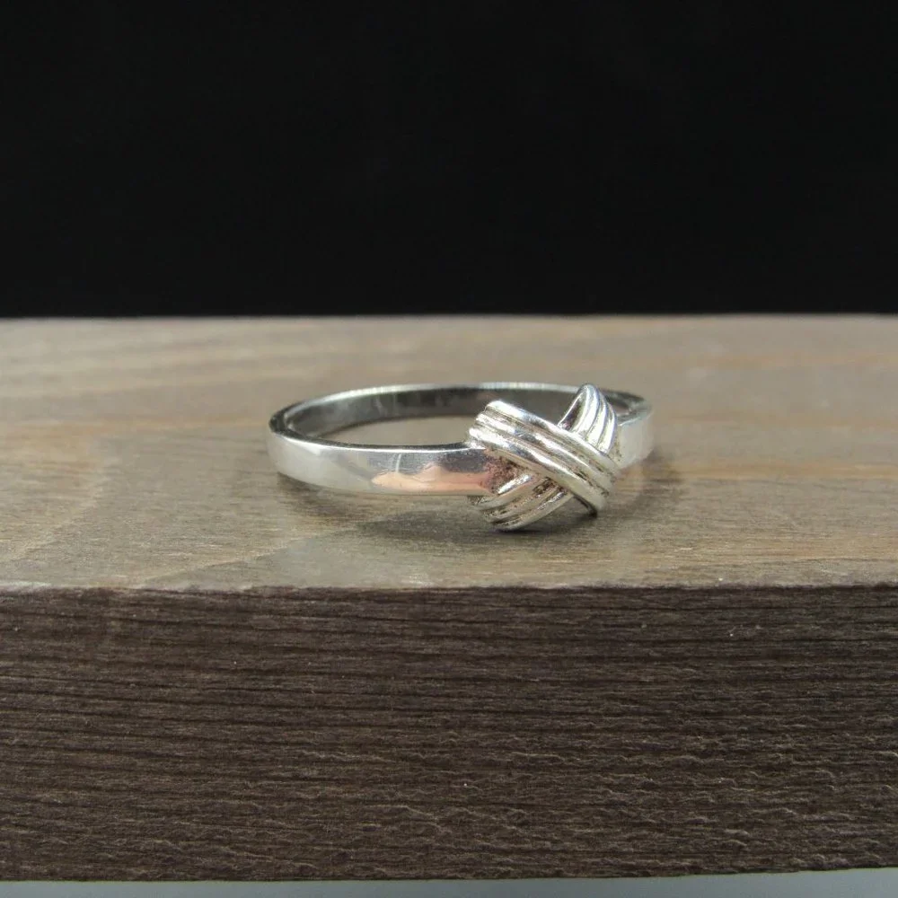 Size 9 Sterling Silver Braided Cross Knot Band Ring Vintage - Picture 2 of 7